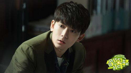 小天后爆料张若昀视频播放,揭秘明星生活幕后真相  第3张